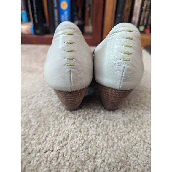 Terra plana  anthropologie kitten heel pumps sz 7 leather and fabric - Picture 2 of 6